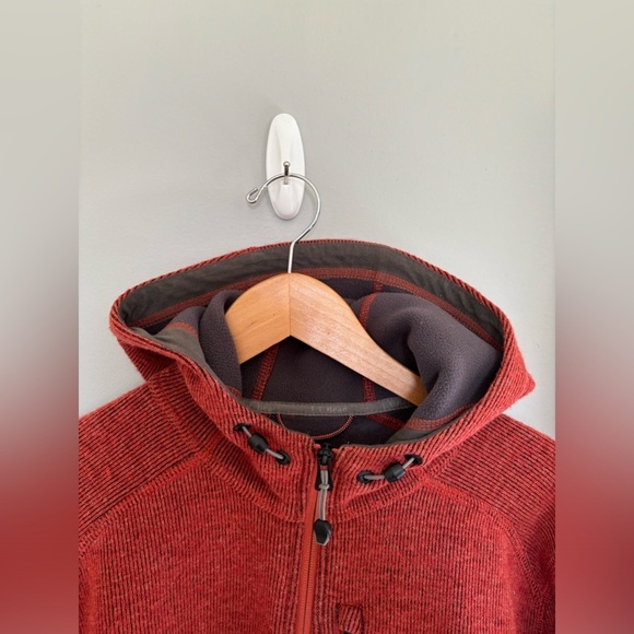 L.L. Bean Red Hooded Jacket - Picture 4 of 5